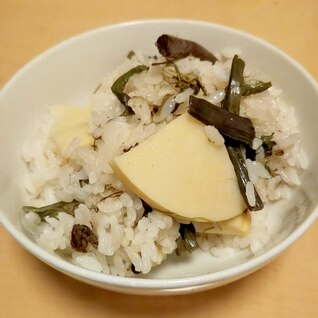 たけのことワラビの炊き込みご飯